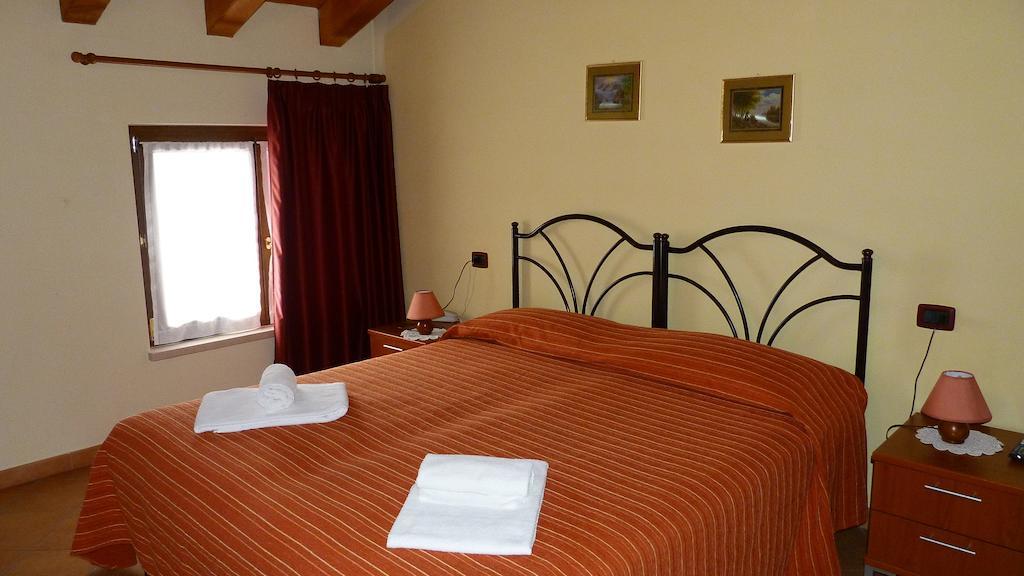 Agriturismo Ai Due Volti Dossobuono Δωμάτιο φωτογραφία